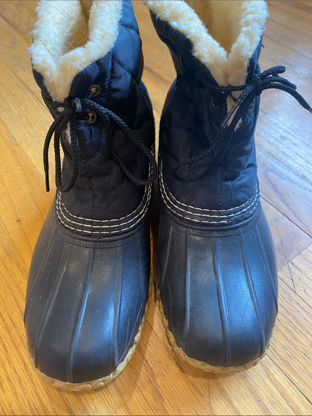 Women’s Black Winter Snow Boots with Faux Fur Lining
